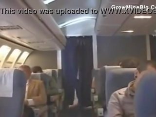 เด็กเสิร์ฟ และ ญี่ปุ่น fellows เพศสัมพันธ์ บน plane